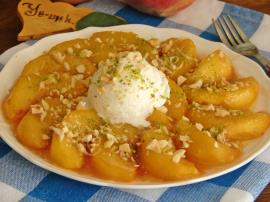 Tavada Şeftali Tatlısı