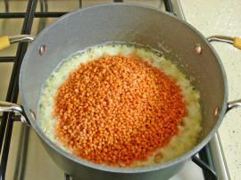 Sade Mercimek Çorbası