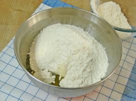 Kaşarlı Mayasız Poğaça