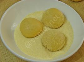 Ceviz Dolgulu İrmik Tatlısı