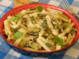 Damaklarınızda Yer Edinecek Enfes Bir Lezzet : Kuşkonmazlı Makarna