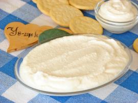 Sadece 5 Dakikada Çok Az Malzeme İle Hazırlayıp, Tüketebilirsiniz : Lor Peynirinden Labne Peyniri