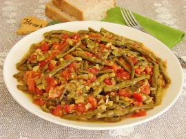 Ege Mutfağının Olmazsa Olmazı Taze Börülcenin Ziyafete Dönüşmüş Hali : Ege Usulü Taze Börülce Yemeği