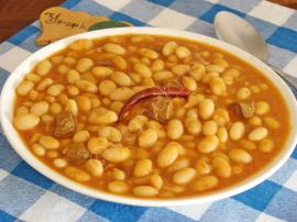 Bu Kuru Fasulyeyi Suda Bekletmeden, Ön Haşlama Bile Yapmadan Pişirin : Etli Şeker Fasulyesi Yemeği