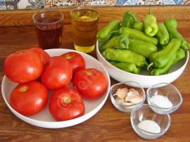 Domatesli Yağlı Biber Turşusu