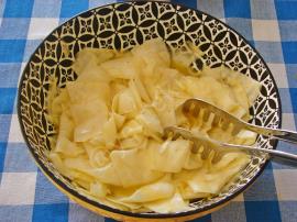 Soslu Çiğ Kereviz Salatası