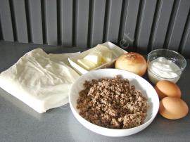 Kıymalı Gül Böreği