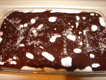 Ağlayan Pasta (Ev Brownisi)