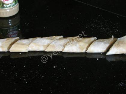 Tahinli Cevizli Tatlı (Baklavalık Yufka İle)