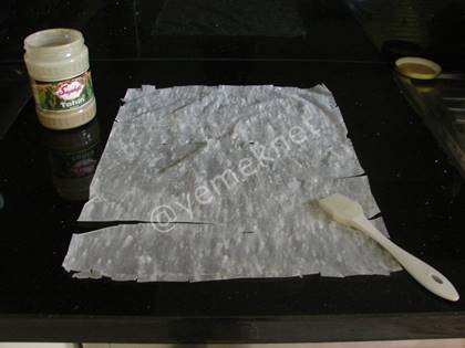 Tahinli Cevizli Tatlı (Baklavalık Yufka İle)