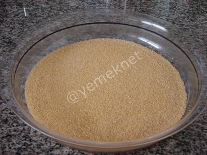 Bulgur Köftesi (Yoğurt Soslu)