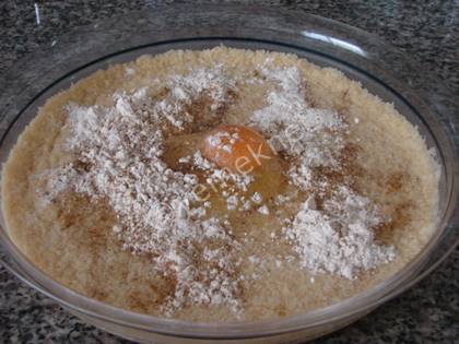 Bulgur Köftesi (Yoğurt Soslu)