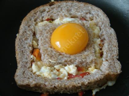 Ekmek İçi Yağda Yumurta