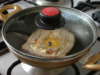 Ekmek İçi Yağda Yumurta