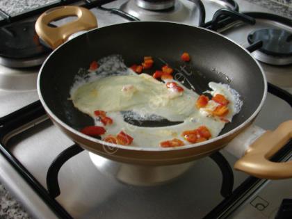 Ekmek İçi Yağda Yumurta
