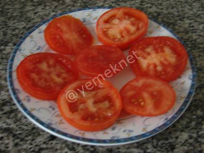 Fırında Kaşarlı Domates