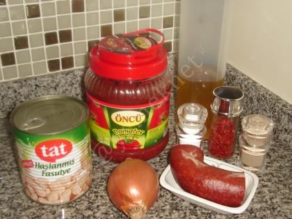 Geleneksel Kuru Fasülye (Sucuklu)