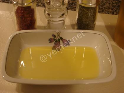 Kahvaltılık Baharatlı Zeytinyağı (Edincik Usulü)