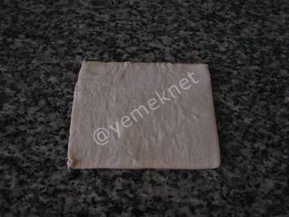 Çikolatalı Kruvasan (Milföy Hamuru İle)