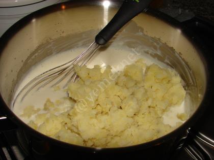 Patates Yatağında Et Sote (Patates Beğendi)