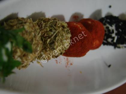 Renkli Peynir Topları