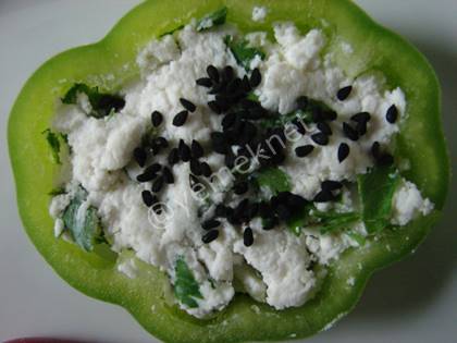 Peynirli Biber Dilimleri