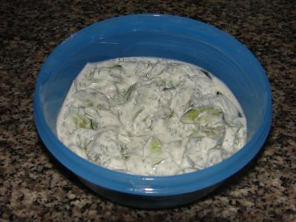 Yoğurtlu Salatalık Salatası