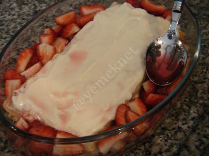 Çilekli Milföy Pasta