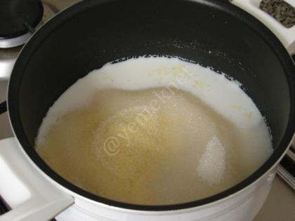 Lokum Topları (Hindistan Cevizli, Yeşil Toz Fıstıklı)