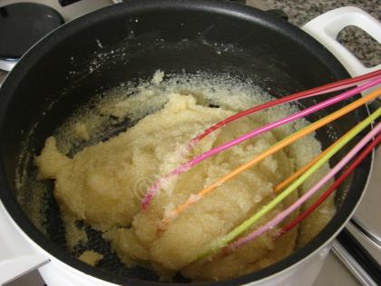 Lokum Topları (Hindistan Cevizli, Yeşil Toz Fıstıklı)