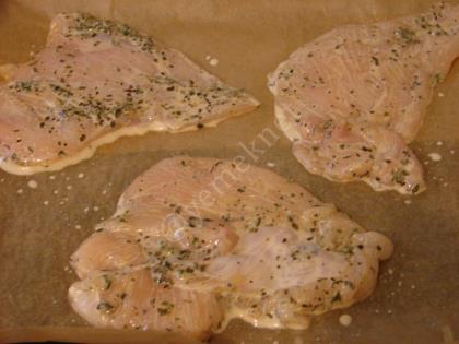 Tavuk Yatağında Soslu Garnitür