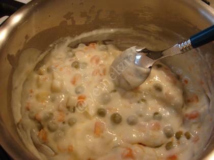 Tavuk Yatağında Soslu Garnitür