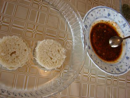 Zeytinyağlı Çeşnili Fırında Ekmek Dilimleri