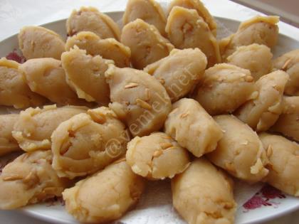 Fıstıklı Un Helvası