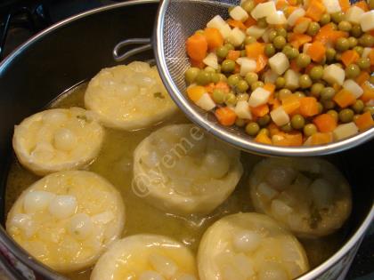 Zeytinyağlı Enginar Dolması