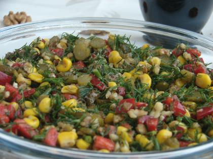 Dereotlu Cevizli Salata