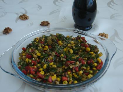 Dereotlu Cevizli Salata