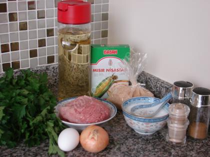 Dip Soslu Tavuk Köftesi