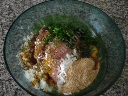 Dip Soslu Tavuk Köftesi
