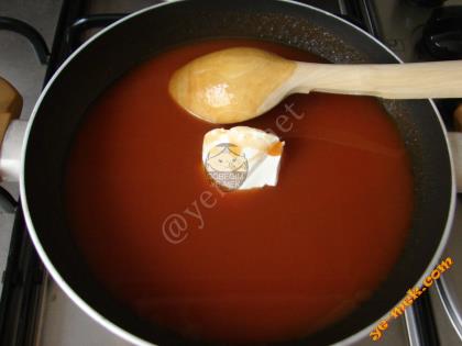 Domates Soslu Sosis