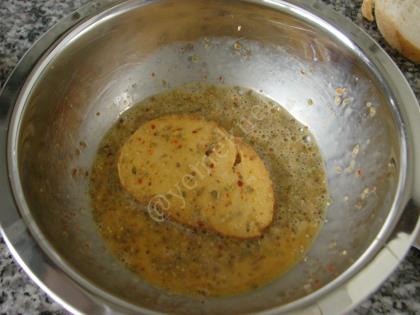 Sade Ve Baharatlı Yumurtalı Ekmek