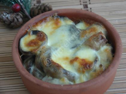 Güveçte Mantar Graten