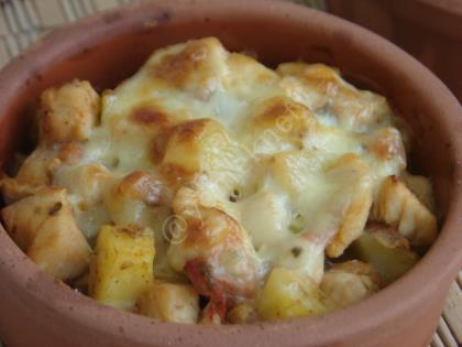 Güveçte Patatesli Tavuk