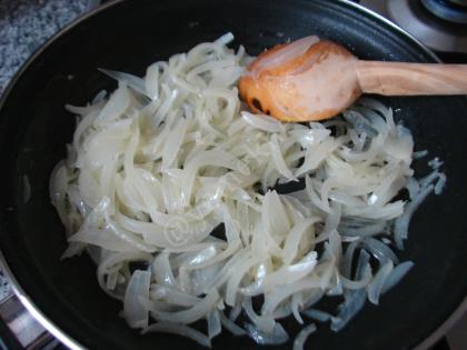 Kremalı Soğanlı Yumurta