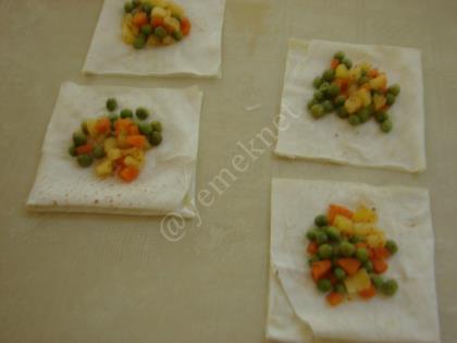 Garnitürlü Zarf Böreği (Hazır Yufka İle)