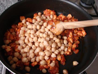 Tavuklu Nohut Yemeği