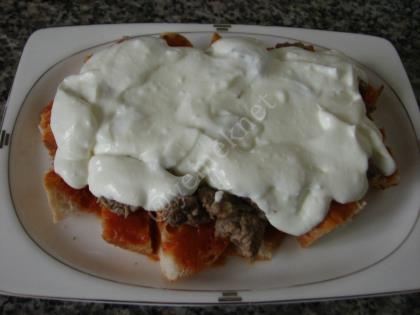 Pideli Yoğurtlu Kebap