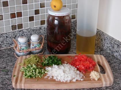 Acılı Ezme Salatası