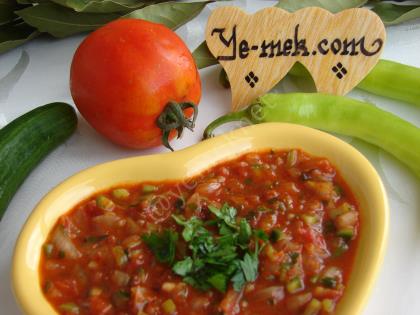 Acılı Ezme Salatası