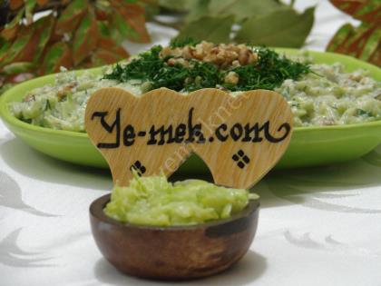 Cevizli Kabak Salatası